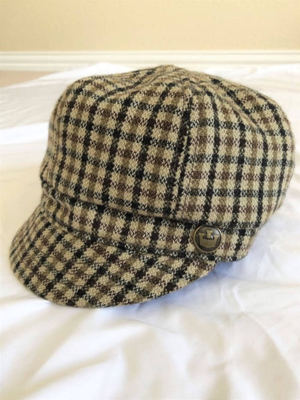 Plaid Newsboy Cap in Tan and Black